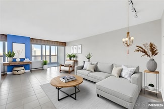 5 Horizon Rd Unit 907, Fort Lee, NJ 07024