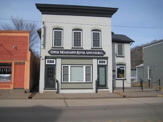 105 W Amelia St, Cassville, WI 53806