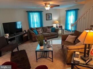 131 4th St, Seaford, DE 19973