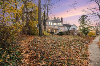 130 Fairview Dr, Ann Arbor, MI 48103