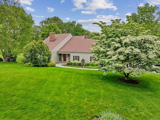 15 Silvermine Woods, Wilton, CT 06897