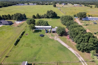 1300 Tiffany St, Azle, TX 76020