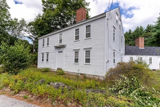 21 Currier St, South Hampton, NH 03827