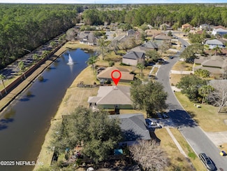 594 Lady Lake Rd W, Jacksonville, FL 32218