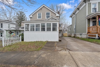 35 W 9th St, Oswego, NY 13126