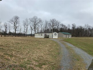 5022 Best Station Rd, Slatington, PA 18080