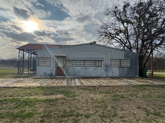 208 E Spruce St, West, TX 76691