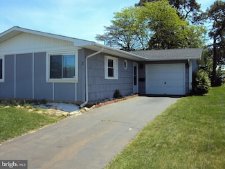 2 Heywood Ct, Brick, NJ 08724
