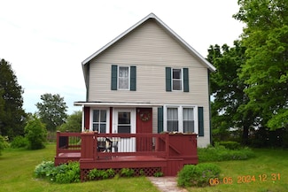 231 Ontario St, de Tour Village, MI 49725