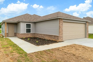 21 10 Point Ln, Ward, AR 72176