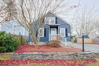 13 Gifford Ave, North Dartmouth, MA 02747