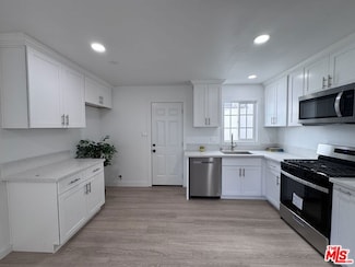 618 W 6th St, Long Beach, CA 90802