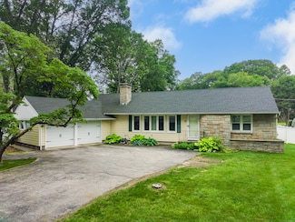 24 Allen Rd, Norwalk, CT 06851