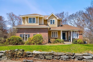 38 Farmington Rd, Nashua, NH 03060