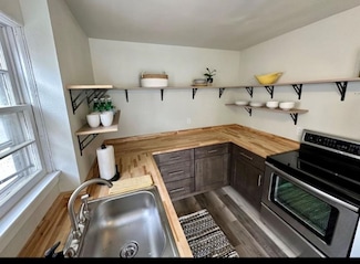 607 Main St S, Minot, ND 58701