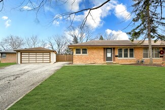 105 N Gables Blvd, Wheaton, IL 60187