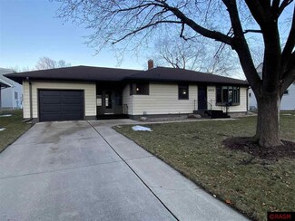 1011 1011 S Payne St, New Ulm, MN 56073