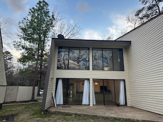 24468 Country Club Dr, Huntsville, TX 77320
