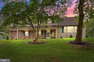 216 Buttonwood Dr, Feasterville Trevose, PA 19053