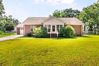 209 E Mcgowan St, New Brockton, AL 36351