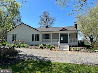 39483 Charles Town Pike, Hamilton, VA 20158