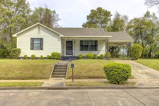 1411 Division St, Vicksburg, MS 39180