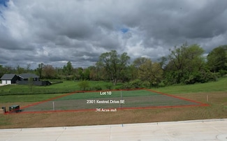 2301 Kestrel Dr SE, Cedar Rapids, IA 52403