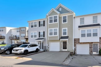 211 Summerfield Dr, Morgantown, WV 26508