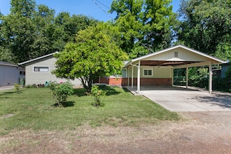 2722 Russell St, Redding, CA 96001