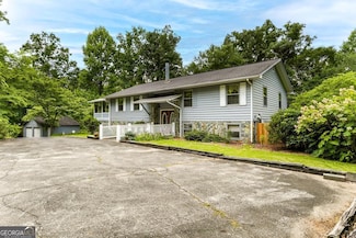 5465 Walker St, Young Harris, GA 30582