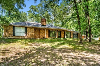 1016 Stones Way Dr, Pineville, LA 71360
