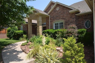 100 Hamptonridge Rd, Edmond, OK 73034