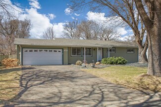 4721 Sandra Ln, Saint Paul, MN 55110