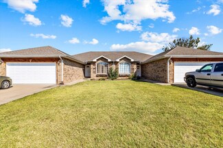 109 Aubree Ct Unit A-B, Monett, MO 65708