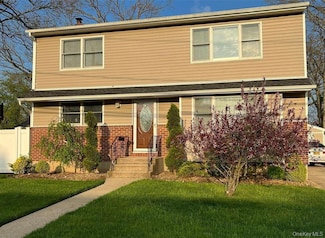 17 Hallock St Unit 2, Farmingdale, NY 11735