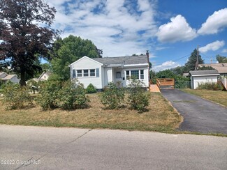 2451 Putnam St, Schenectady, NY 12304