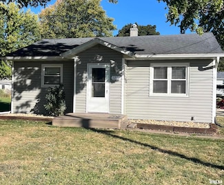 1215 Wisconsin St, Le Claire, IA 52753