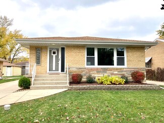 906 Forest Rd, La Grange Park, IL 60526