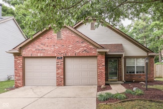 9676 Spruce Ln, Fishers, IN 46038