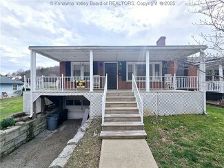 212 Riverside Dr W, Madison, WV 25130