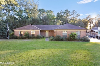 1917 Shady Point Cir, Gautier, MS 39553
