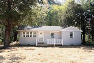 353 Greentown Rd, Weems, VA 22576