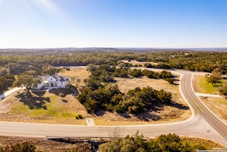 102 Jackson Creek, Canyon Lake, TX 78133