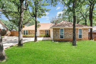 2908 Pecan Cir, Bedford, TX 76021