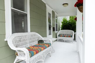 27 S Geneva Ave, Sturgeon Bay, WI 54235