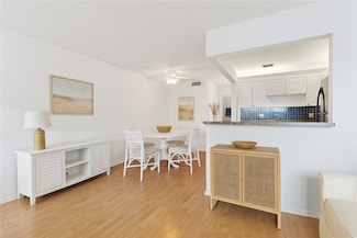 68 Royal Oak Ct Unit 204, Vero Beach, FL 32962