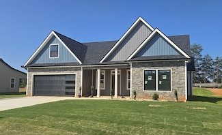 1008 S November Dr, Boiling Springs, SC 29316
