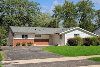 564 White Oak Rd, Bolingbrook, IL 60440