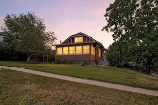 1438 Albany Ave, Hot Springs, SD 57747
