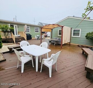 138 10th Ave, Seaside Park, NJ 08752